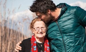 Una sonrisa para mamá: tratamientos dentales con descuento.